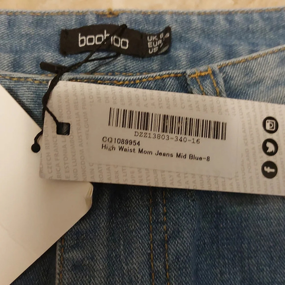 Boohoo high waisted mom jeans nwt size 4 - Picture 4 of 4